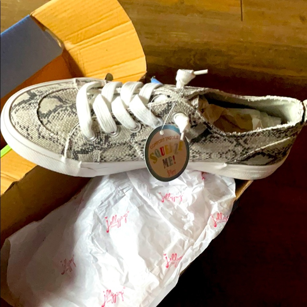 Brand new Jelly Pop Grey Snake Skin Print